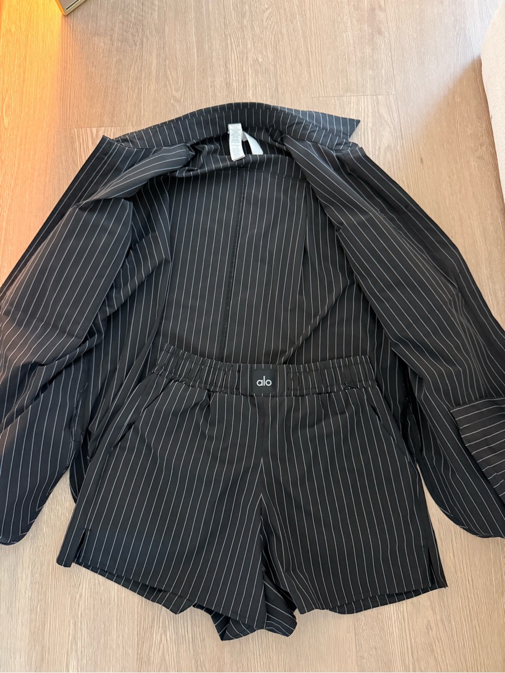 ALO Yoga Black Pinstripe Women's Button-Up Shirt and Shorts - Picture 2 of 3